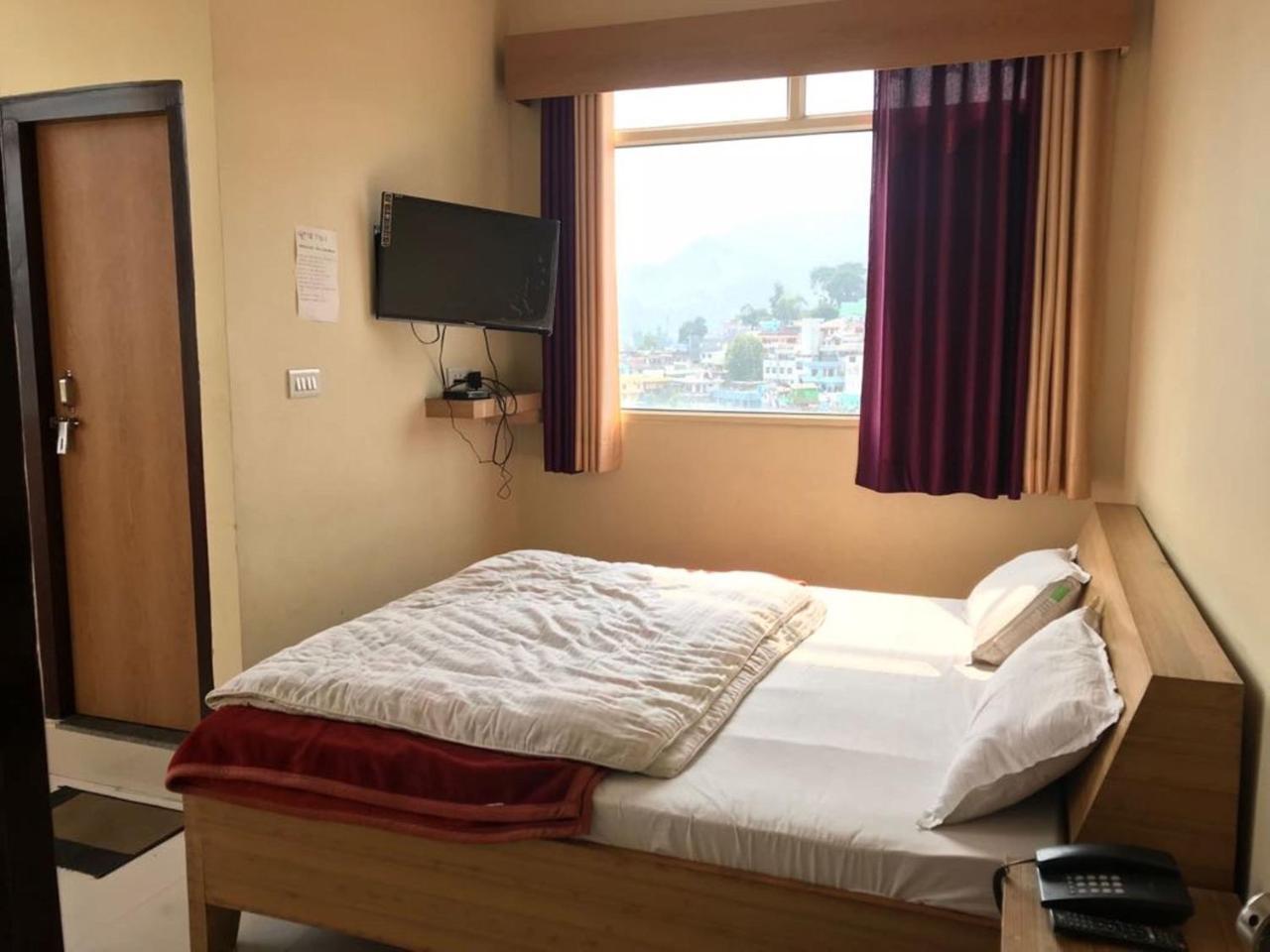Oyo 37525 Hotel Mall Palace Pithorāgarh Εξωτερικό φωτογραφία
