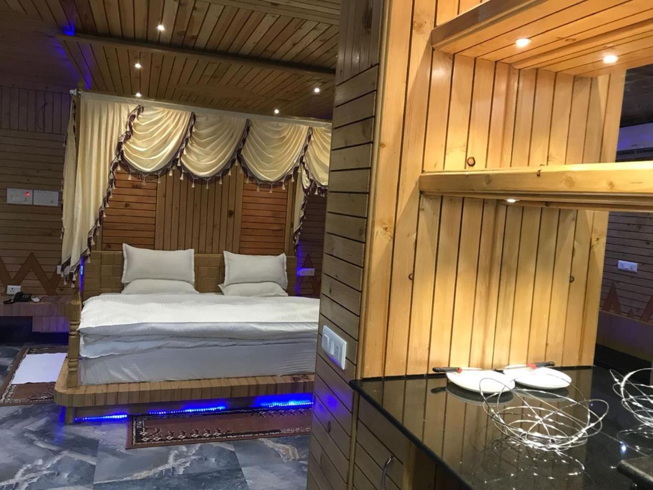 Oyo 37525 Hotel Mall Palace Pithorāgarh Εξωτερικό φωτογραφία
