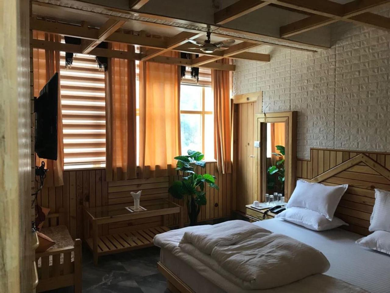 Oyo 37525 Hotel Mall Palace Pithorāgarh Εξωτερικό φωτογραφία